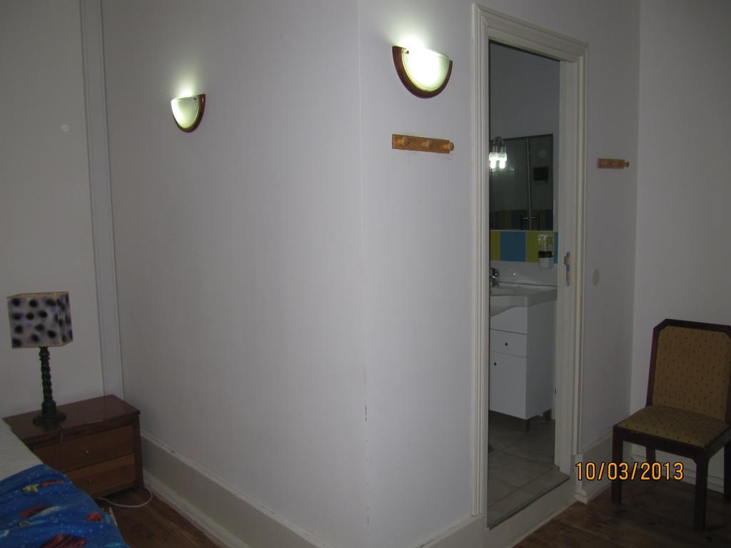 Go Hostel Lisbon Room photo