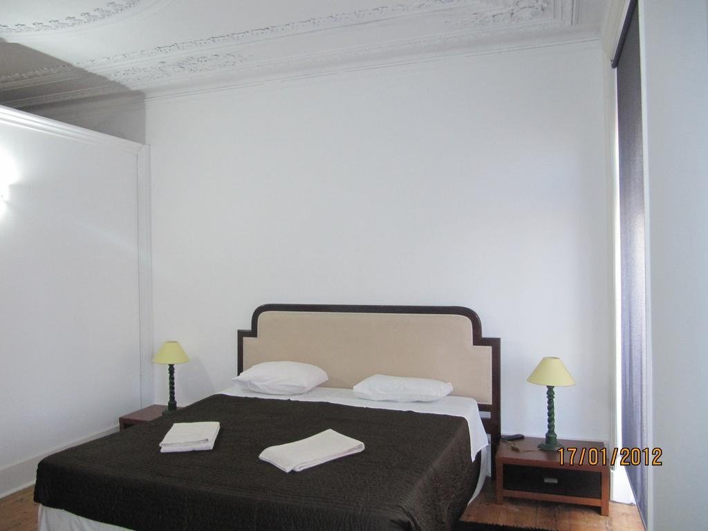 Go Hostel Lisbon Room photo