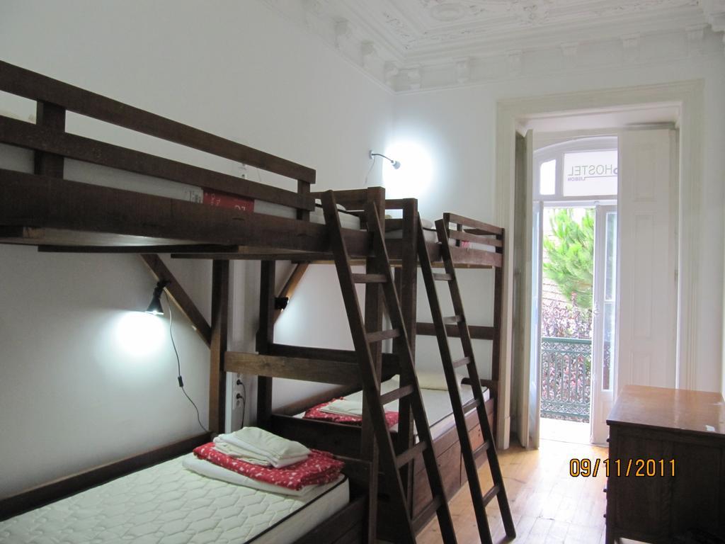 Go Hostel Lisbon Room photo